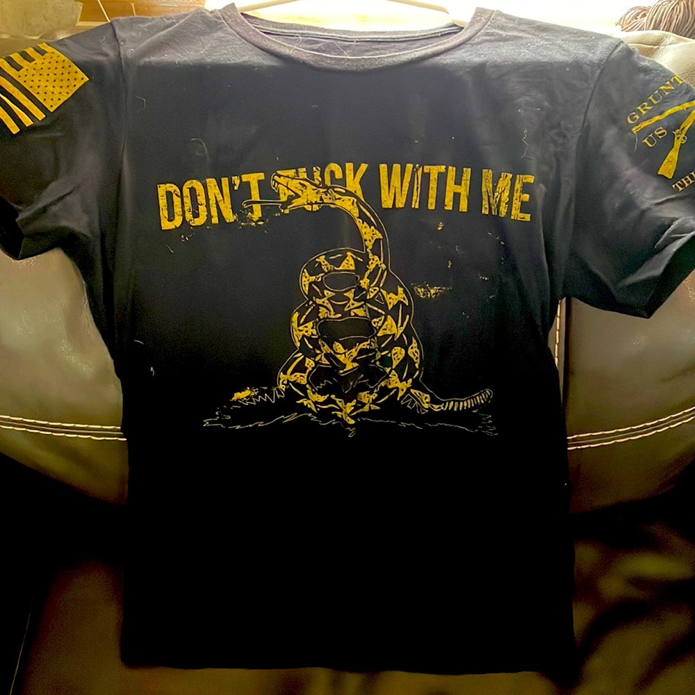 Womens Medium Grunt Style shirt